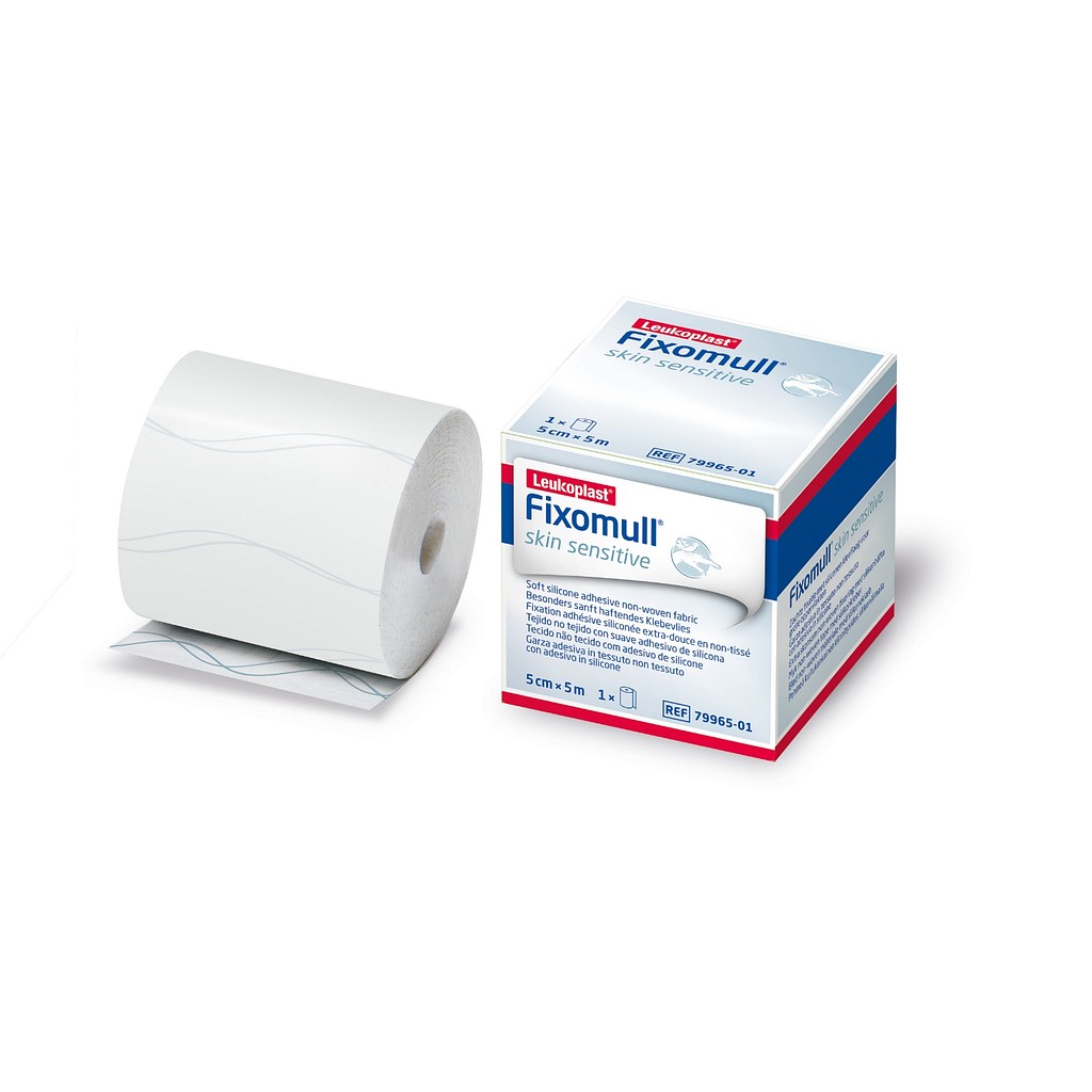 Fixomull skin sensitive, fikseringsplaster, med silikoneklæb, rulle, 5 cm x 5 m