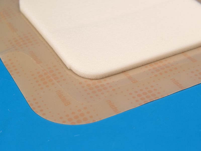 Biatain m/hydrocolloidklæber, skumbandage, steril, 12,5 cm x 12,5 cm, skumstr. 8 x 8 cm