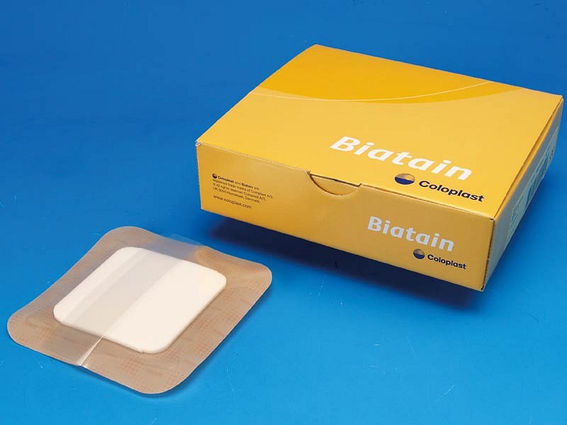 Biatain m/hydrocolloidklæber, skumbandage, steril, 12,5 cm x 12,5 cm, skumstr. 8 x 8 cm