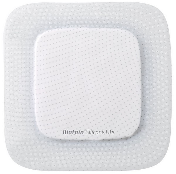 Biatain Silicone Lite, border med silikone, steril, 12,5 cm x 12,5 cm, skumstr. 8,5x8,5 cm
