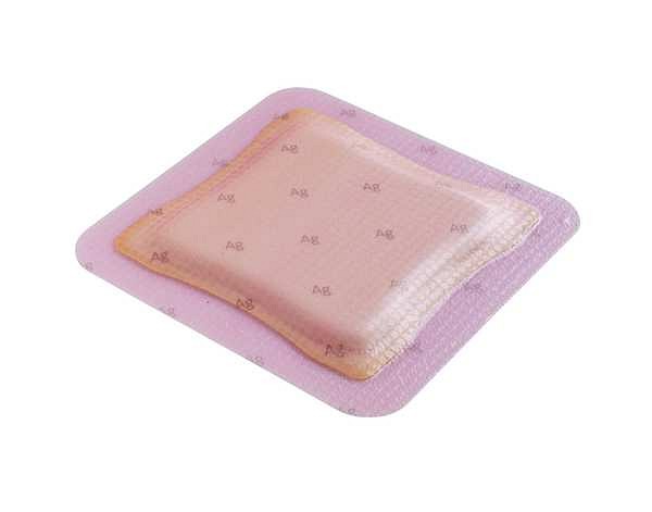 Allevyn Ag, antimikrobiel sårbandage, klæbende, steril, 17,5 cm x 17,5 cm