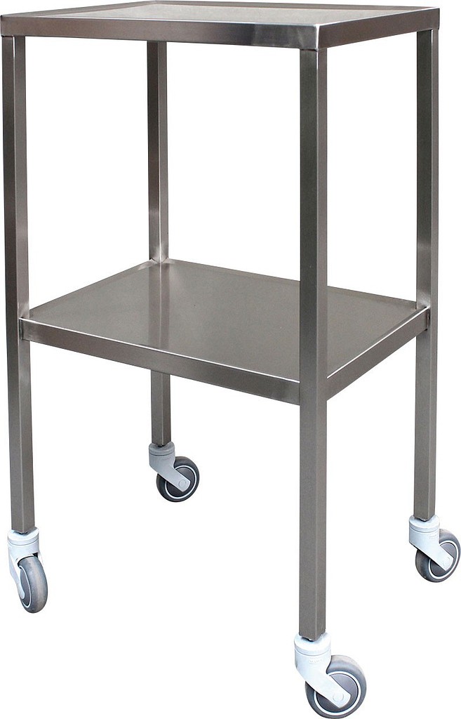 Rustfrit instrumentbord, med 4 svingbare hjul Ø75mm, 2 med bremse, 50 cm x 36 cm x 85 cm