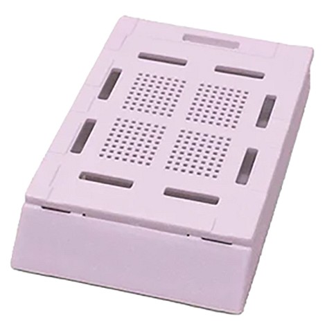 Laservalmis biopsiakasetti pinottu pink