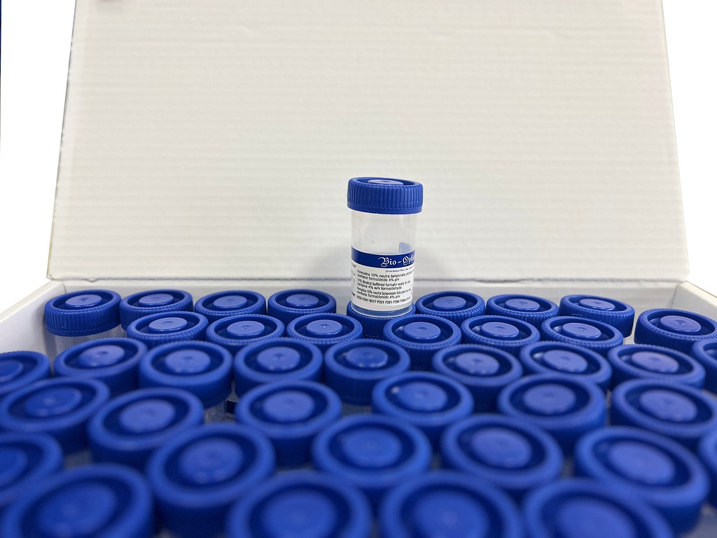 Formaliini 10 % pH 7,2 54 x 18 ml, näytepurkki 55 ml