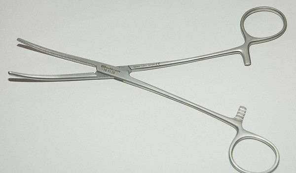 Arterieklemme buet 20cm